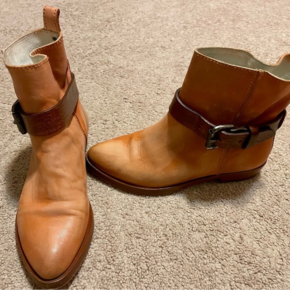 HTC / Hollywood Trading Company - Gwen Leather Boots size 37 (7M) - Picture 5 of 10